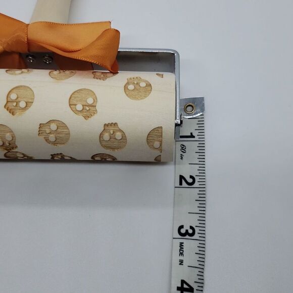 Skull wooden rolling pin 1.5" - Picture 3 of 3